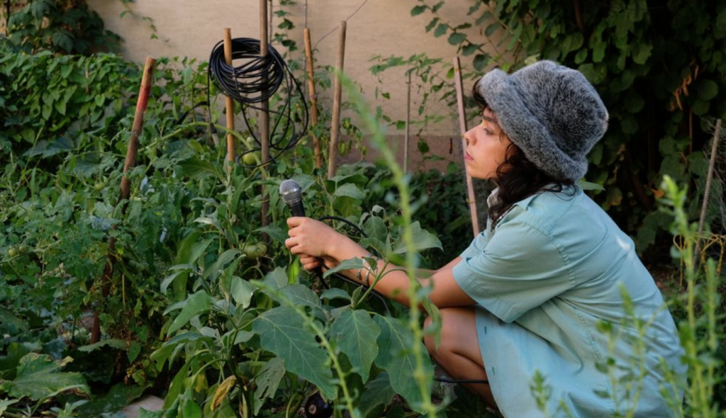 IVANA LCX vient clôturer son premier EP avec la live session de All of a Sudden