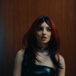 Dailla brise le vernis délicat de la pop avec une force assumée dans « lalalove me »