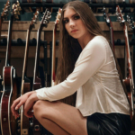 Julia Sommerfield dévoile un premier single saisissant, Ratata
