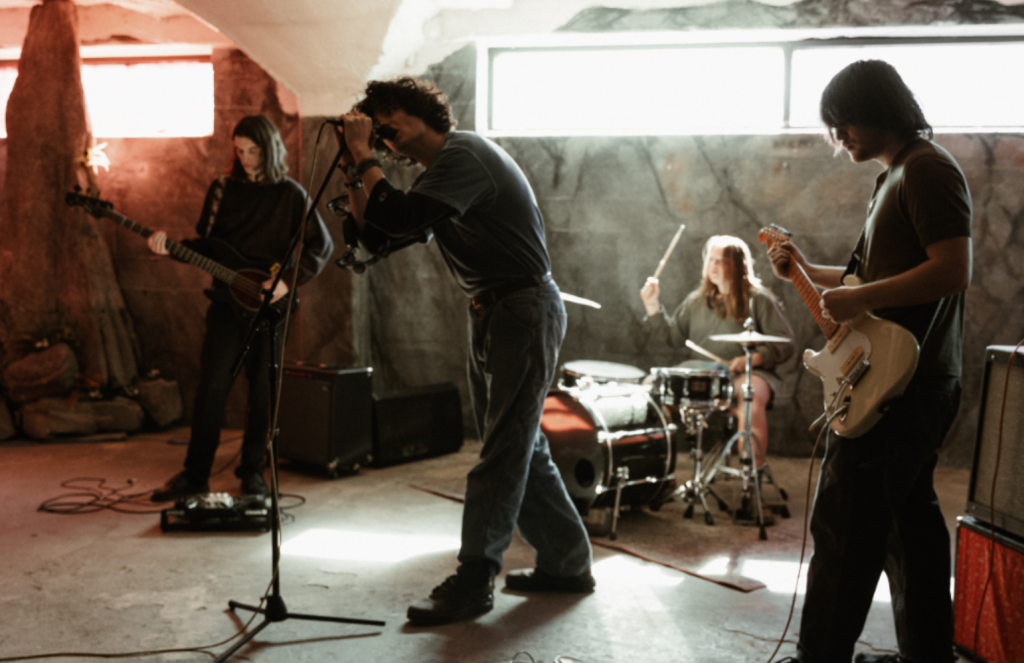 Dayfiction dévoile un superbe nouvel EP, « Divine Intermission »