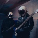Max Macready dévoile le nouveau clip de « The Hunt »